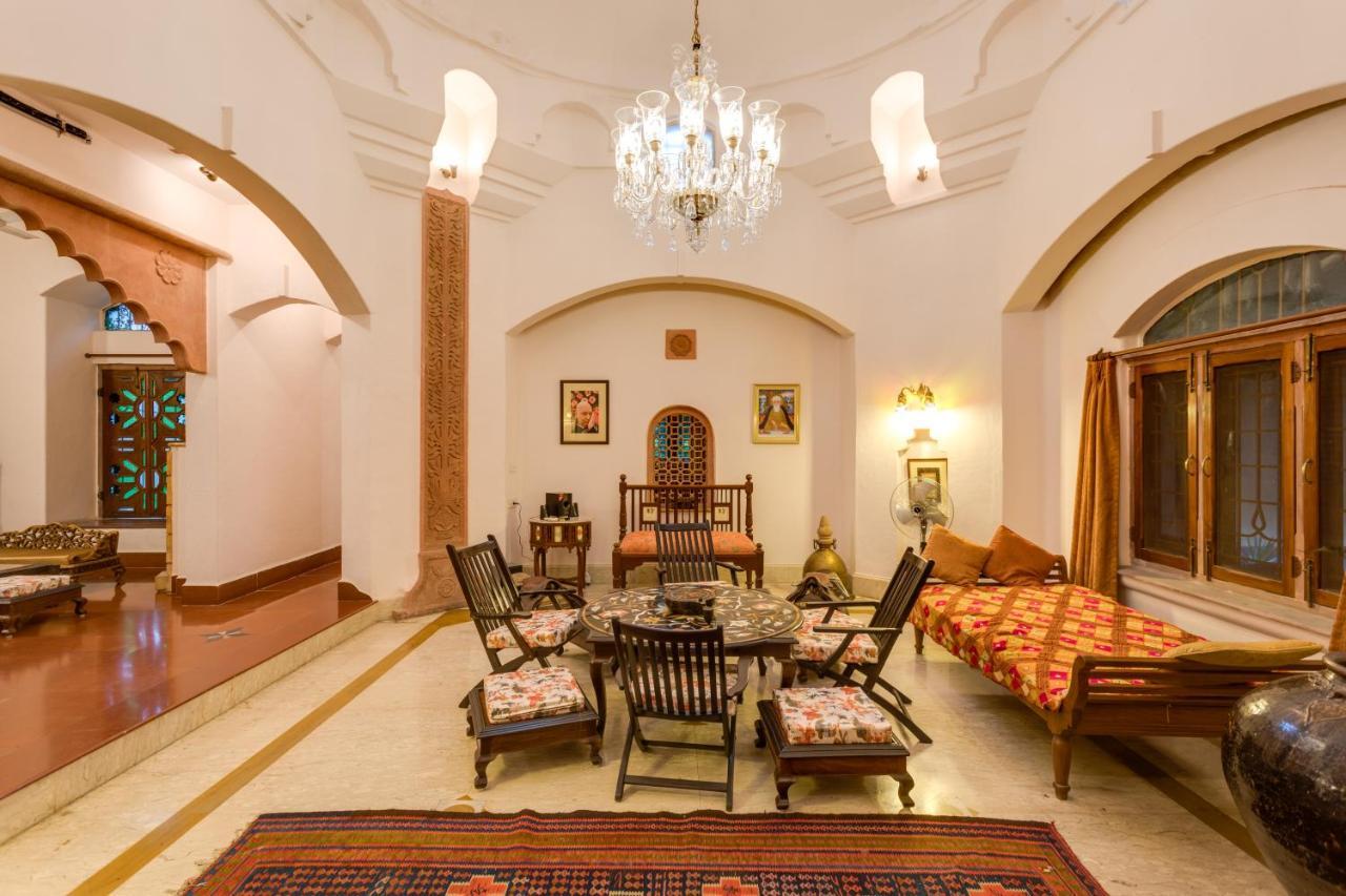 Hostie Chinar Haveli - Heritage Home With Pool, Gurgaon Esterno foto