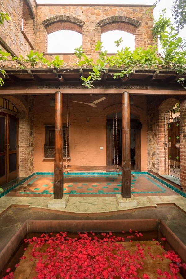Hostie Chinar Haveli - Heritage Home With Pool, Gurgaon Esterno foto